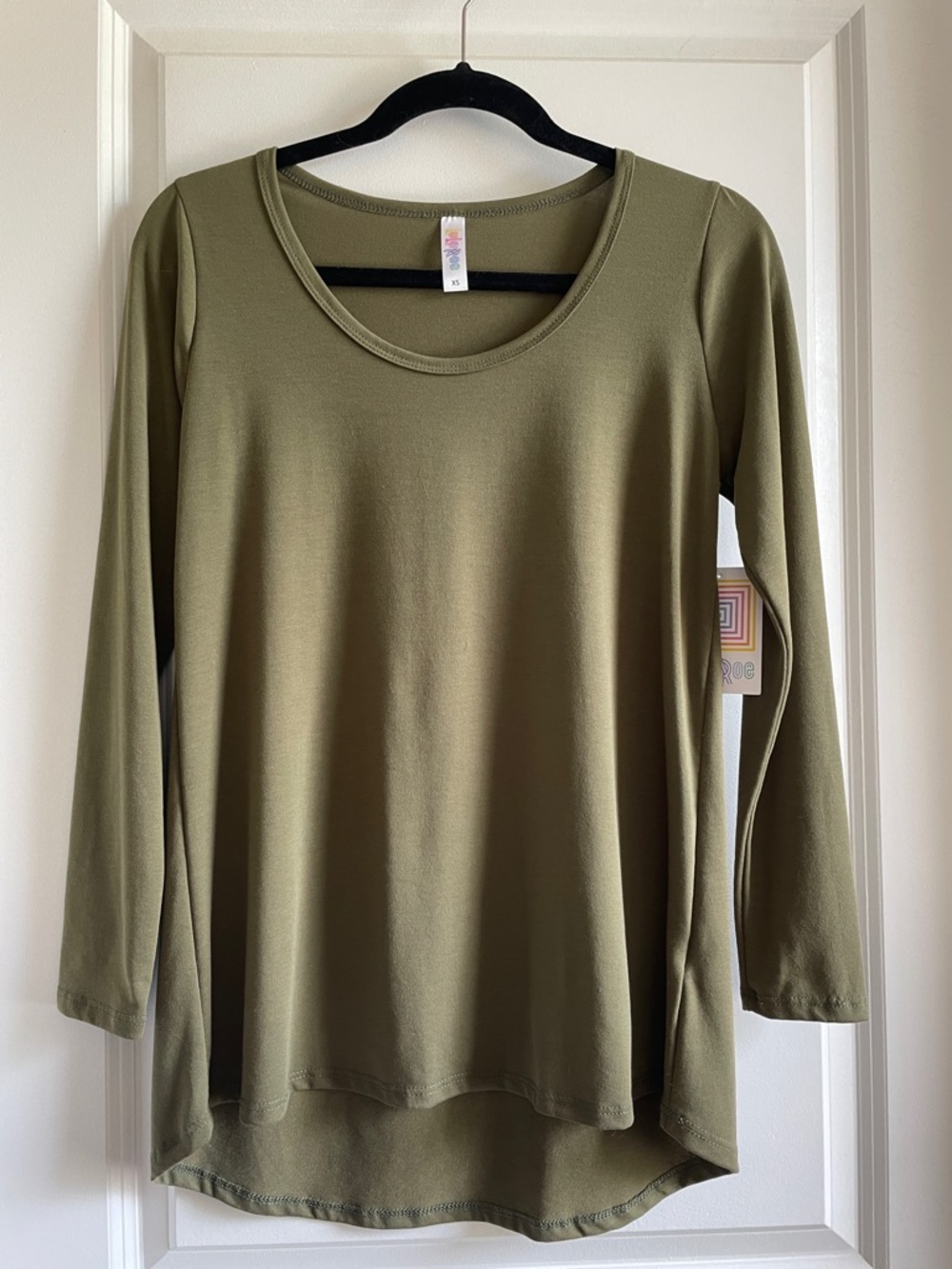 Long Sleeve Tee Olive Green Scoop Neck XS-S NWT LuLaRoe Lynnae